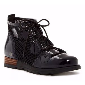 SOREL major lace boots black size 7